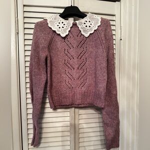 Elegant Mauve Sweater with Lace Collar